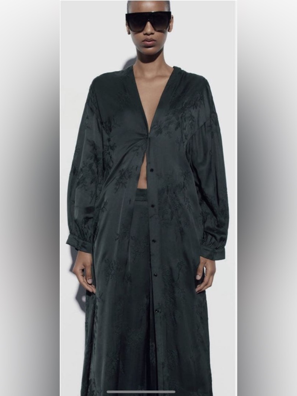 Zara size Medium-Large Women’s Dark Green Satin Floral Embroidered V-neck Dress - Picture 2 of 11